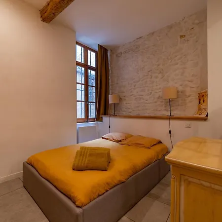 Nuit à - Au Pied De La Maison Carrée * Nîmes