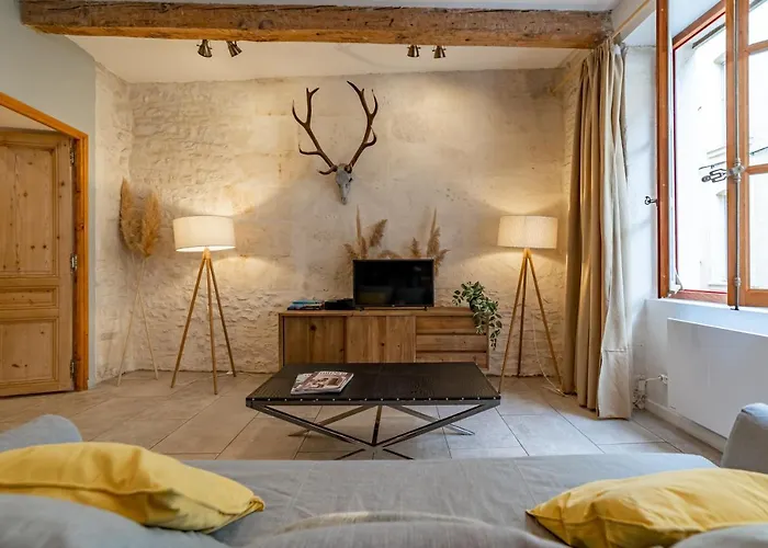 شقة L'elegance De La Pierre Au Pied De La Maison Carree - Nuit A *