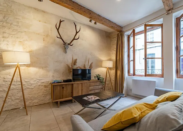 شقة L'elegance De La Pierre Au Pied De La Maison Carree - Nuit A