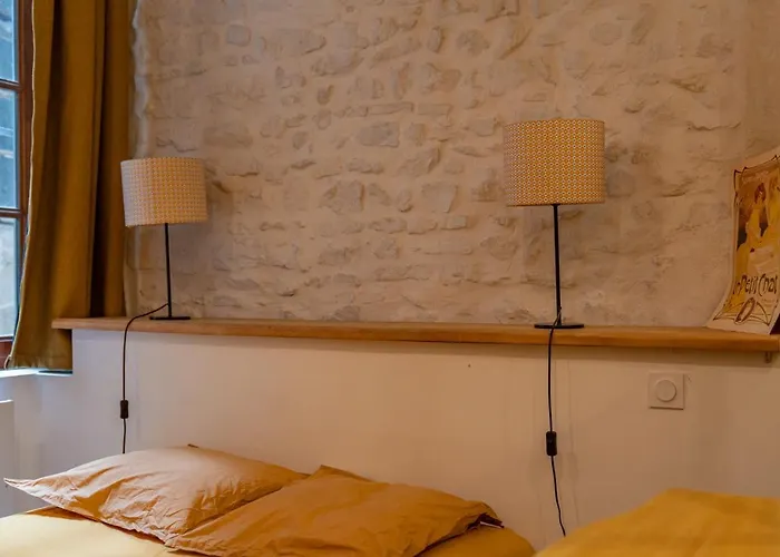 Apartament L'elegance De La Pierre Au Pied De La Maison Carree - Nuit A