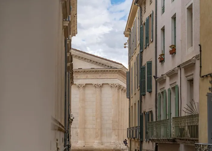 شقة L'elegance De La Pierre Au Pied De La Maison Carree - Nuit A